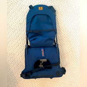 Minimeis Shoulder Carrier. Like new. Dark blue.